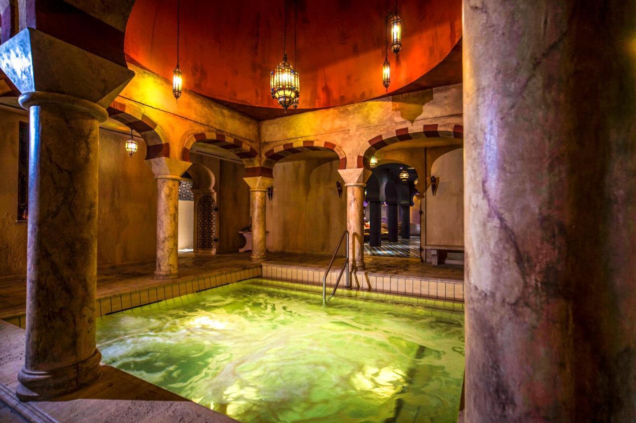 Meses Shiraz Hotel Superior-Adults Only Эгерсалок Экстерьер фото