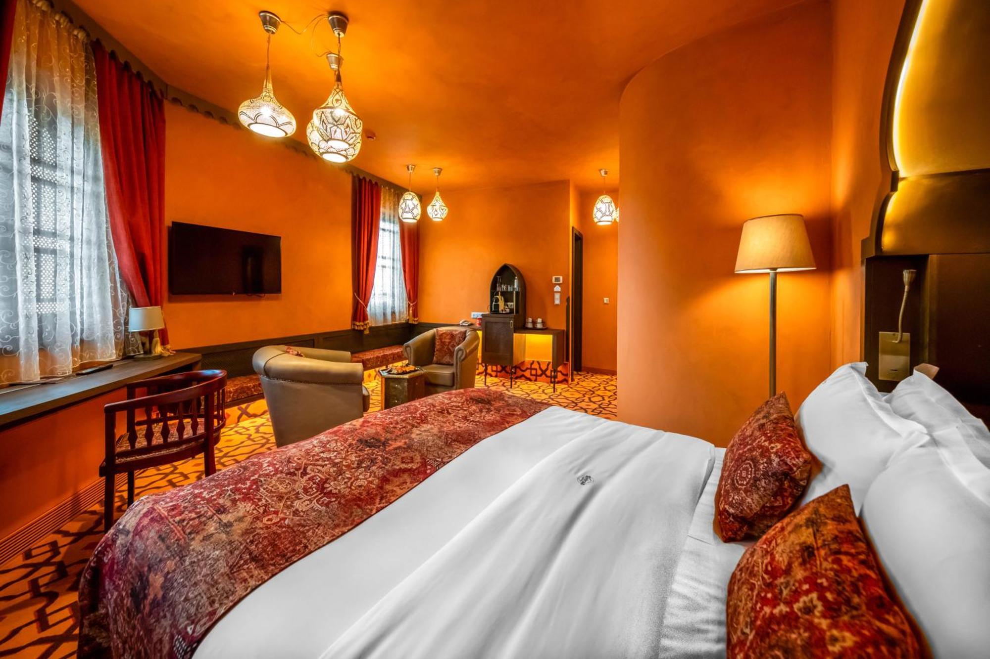 Meses Shiraz Hotel Superior-Adults Only Эгерсалок Экстерьер фото