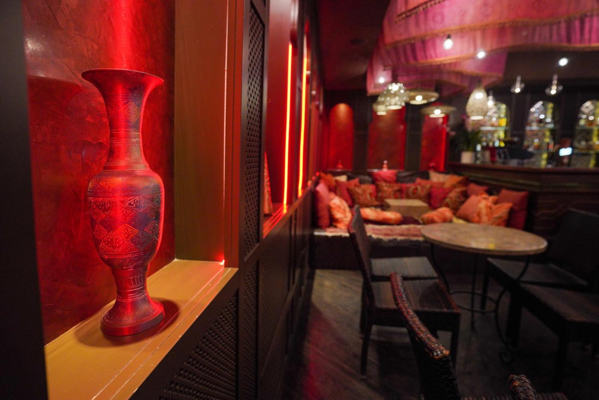 Meses Shiraz Hotel Superior-Adults Only Эгерсалок Экстерьер фото
